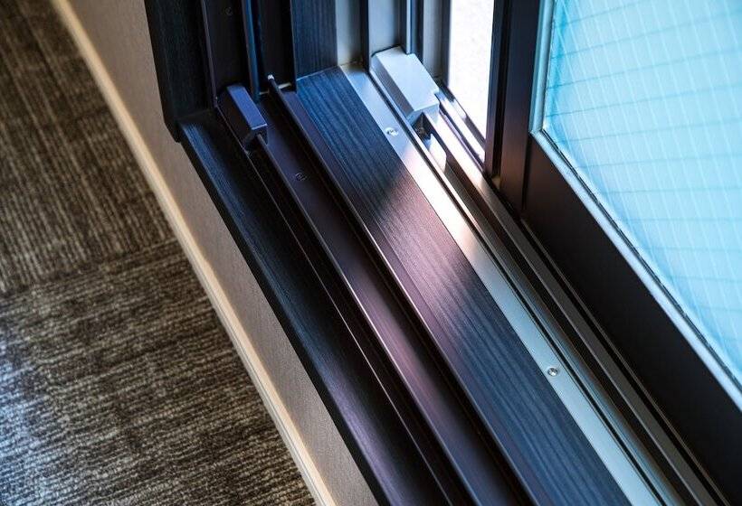 חדר משפחתי, The Flag Shinsaibashi