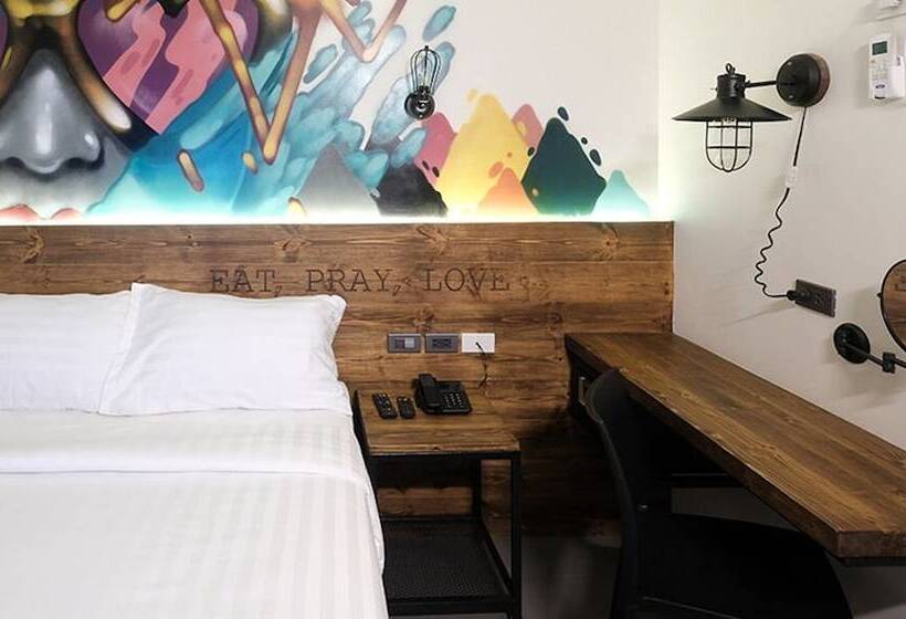 Standardrum, U Hotels Makati