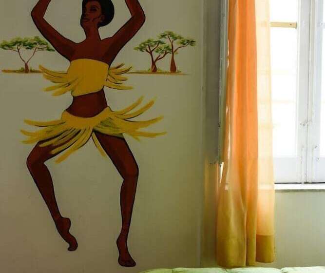 Chambre Supérieure, A Casa Di Amici