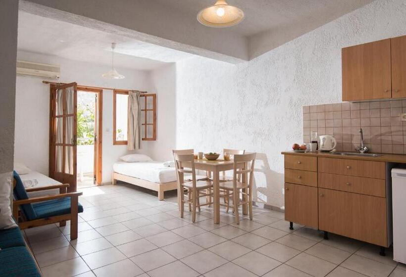 单卧家庭公寓, Anna Maria