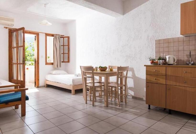 单卧家庭公寓, Anna Maria