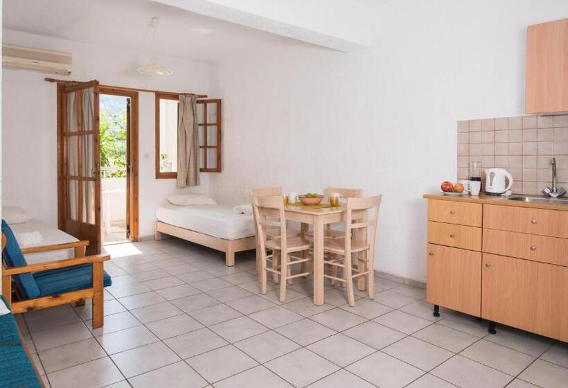 单卧家庭公寓, Anna Maria