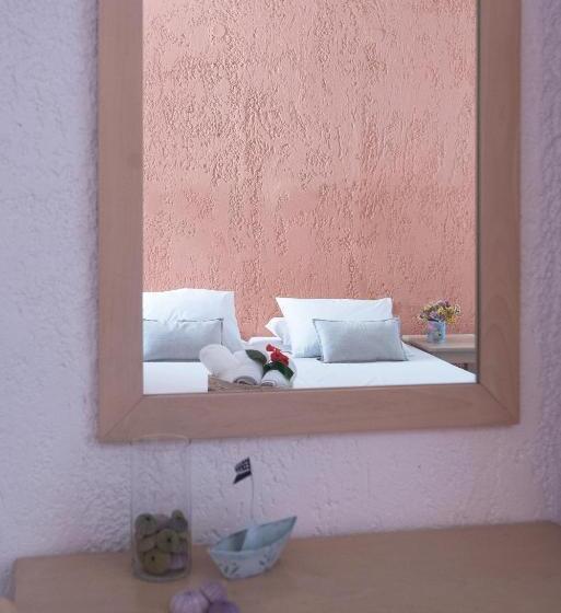 单卧家庭公寓, Anna Maria