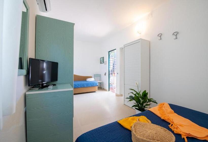 اتاق استاندارد سه نفره, Albergo Villa A Mare