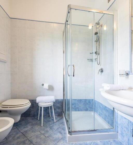 اتاق استاندارد چهار تخته, Albergo Villa A Mare