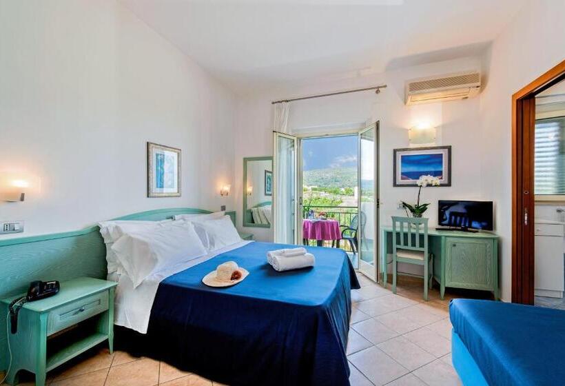 Четырехместный Номер Стандарт, Albergo Villa A Mare