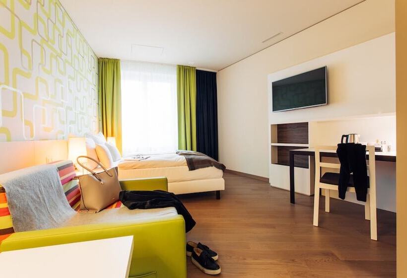 Estudio Estàndard, Harry S Home Zürich Wallisellen