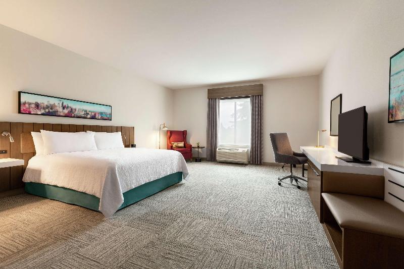 اتاق استاندارد با تخت بزرگ, Hilton Garden Inn Seattle Airport