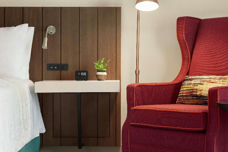 غرفة قياسية سرير كينج, Hilton Garden Inn Seattle Airport