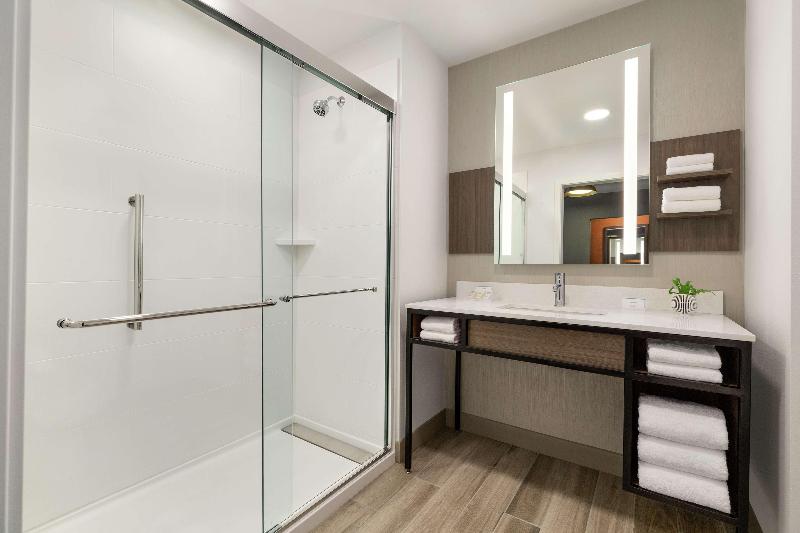 اتاق استاندارد برای معلولان, Hilton Garden Inn Seattle Airport