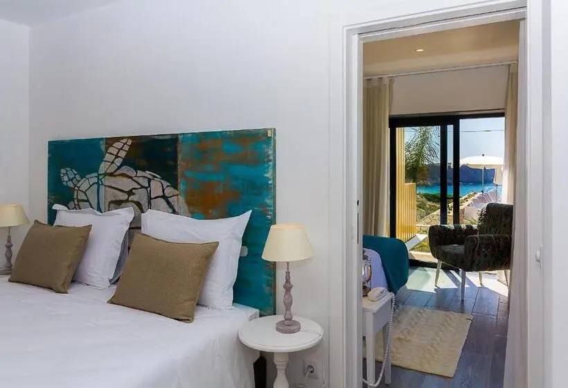 اتاق سوپریور خانوادگی با چشم‌انداز دریا, Mareta Beach House   Boutique Residence