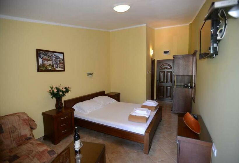 اتاق استاندارد با چشم‌انداز دریا, Rooms & Apartments Dobrotski Dvori