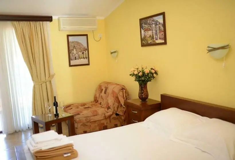 اتاق استاندارد با چشم‌انداز دریا, Rooms & Apartments Dobrotski Dvori