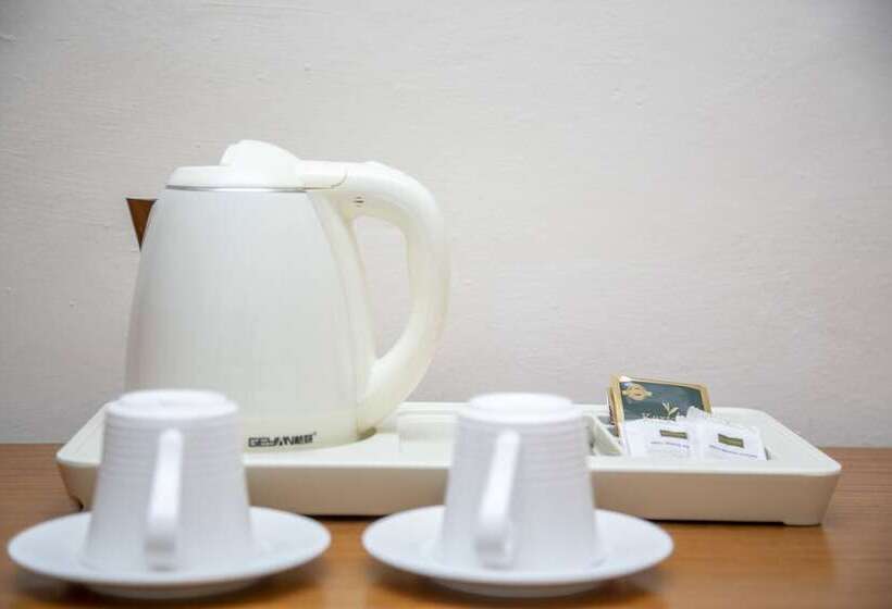 اتاق استاندارد با چشم‌انداز دریا, The One