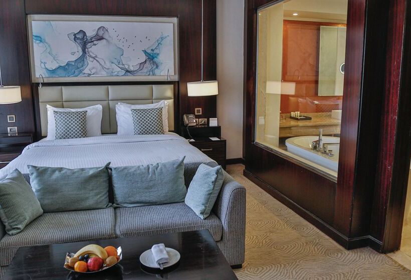 اتاق دلوکس با تخت کینگ و چشم‌انداز شهر, Triumph Luxury