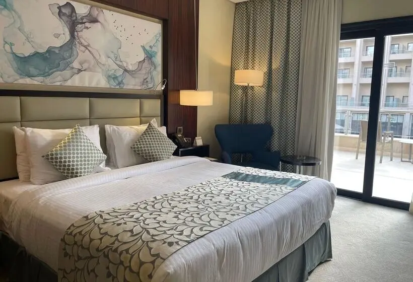 اتاق لوکس با تخت بزرگ, Triumph Luxury
