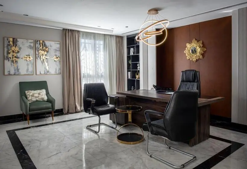 سوئیت رویال, Triumph Luxury