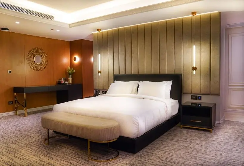سوییت خانوادگی, Triumph Luxury