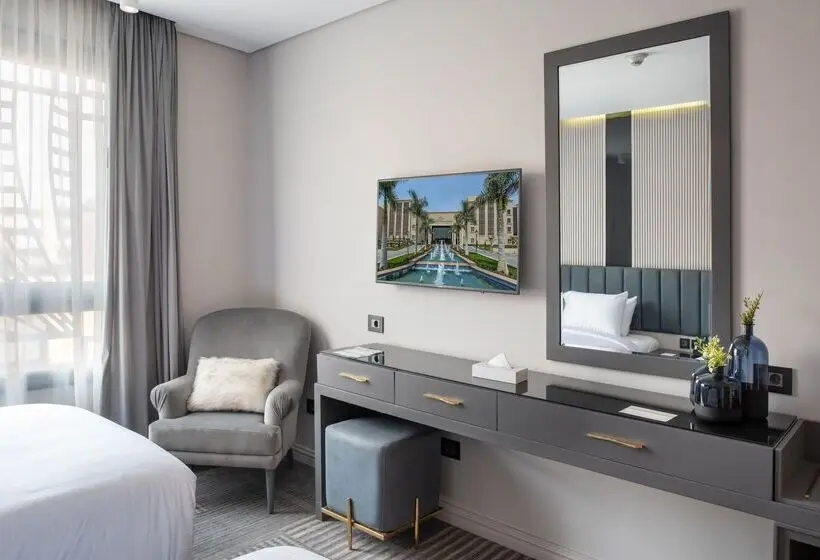 سوییت خانوادگی, Triumph Luxury
