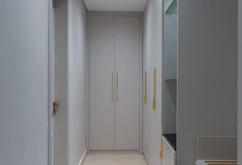 سوئیت رویال, Triumph Luxury