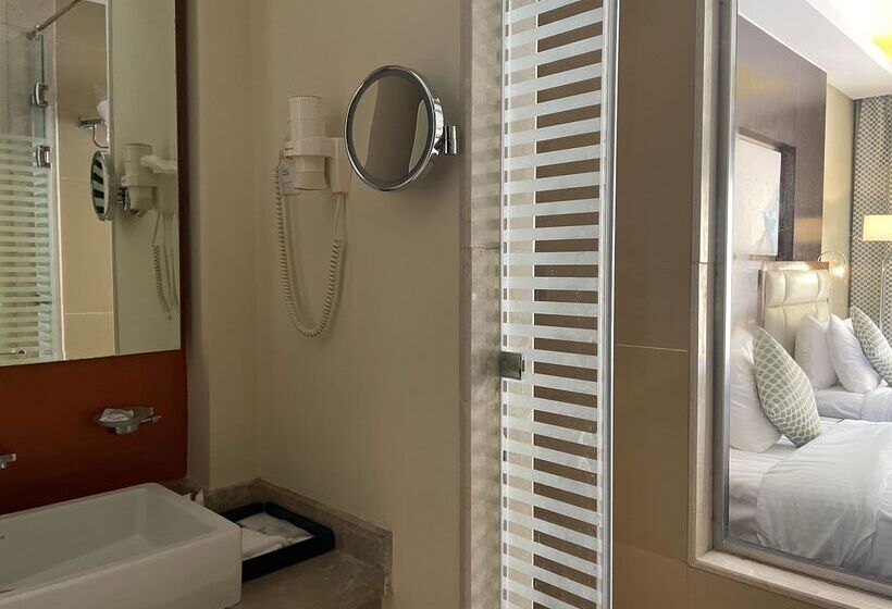 کابین, Triumph Luxury