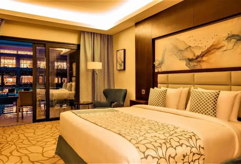 کابین, Triumph Luxury