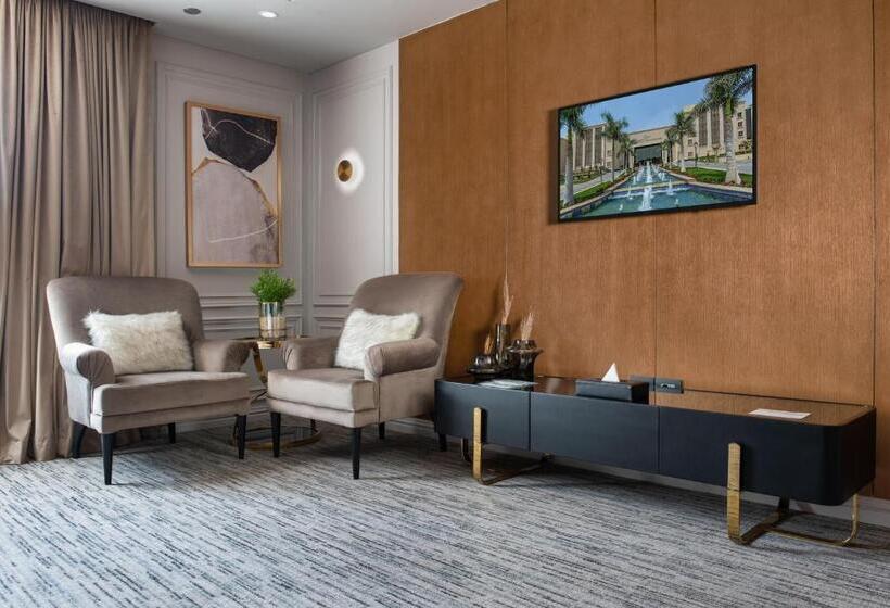 سوییت, Triumph Luxury