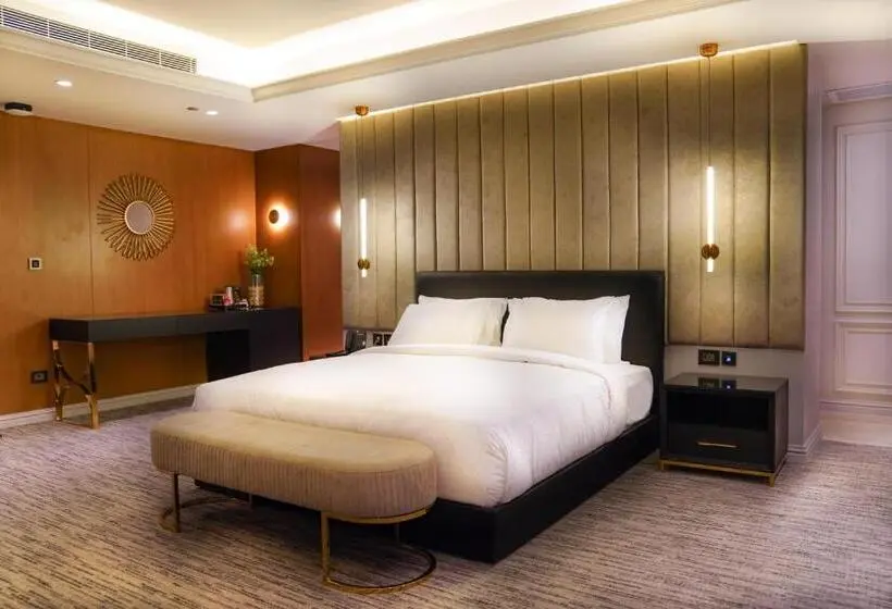 سوییت خانوادگی, Triumph Luxury