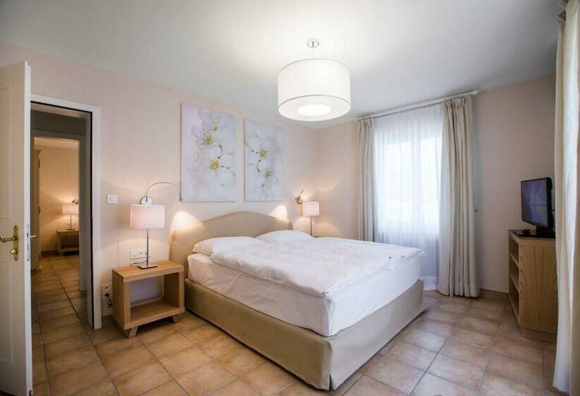Полулюкс с Балконом, Villa Delta Suites House