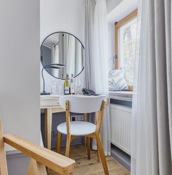 اتاق سوپریور با چشمانداز شهر, Wine&pillow Hotel By Frapolli