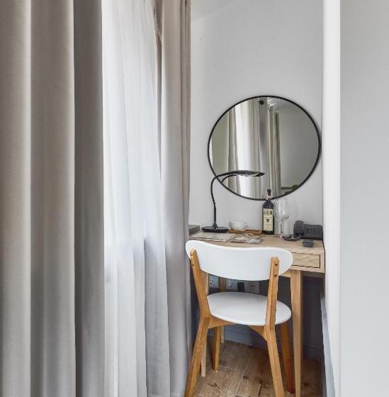 سوییت جونیور لوکس, Wine&pillow Hotel By Frapolli