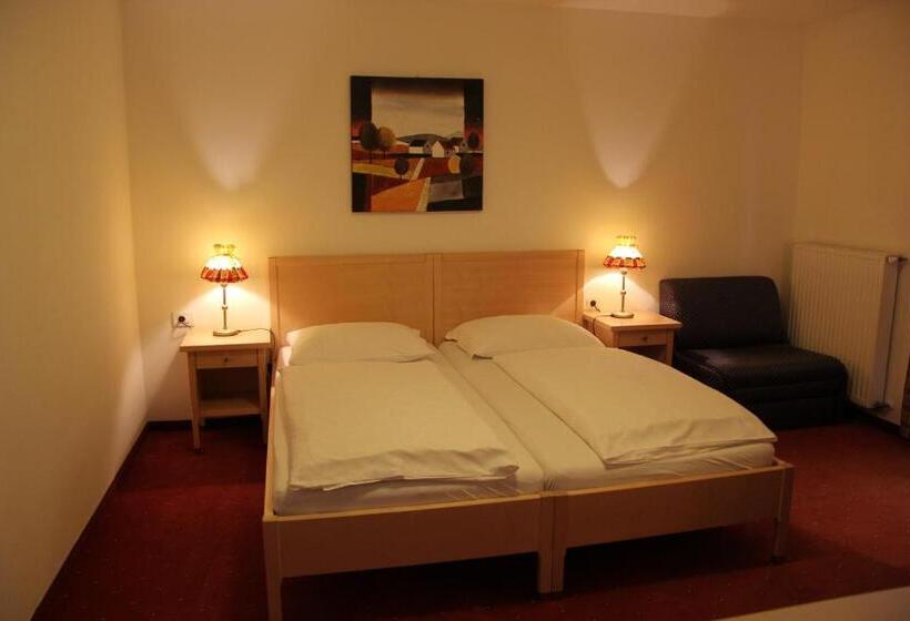 اتاق استاندارد, Hanny