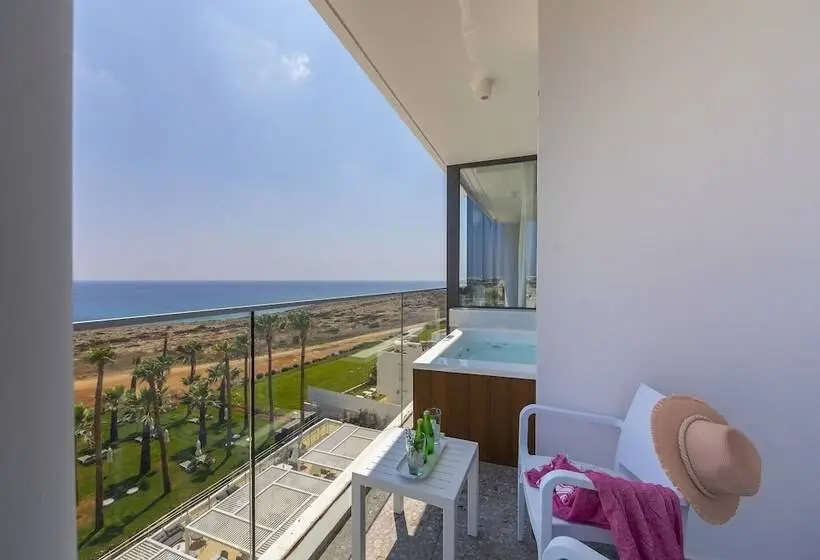 エクゼクティブスイート, Leonardo Crystal Cove Hotel & Spa – Adults Only