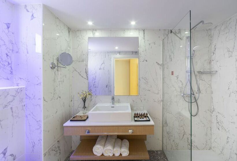 Полулюкс, Leonardo Crystal Cove Hotel & Spa – Adults Only