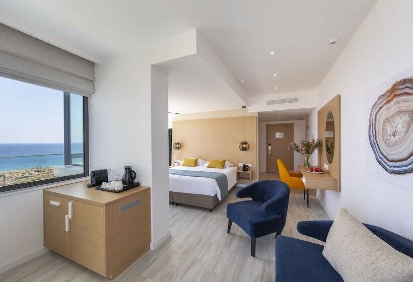 小型套房, Leonardo Crystal Cove Hotel & Spa – Adults Only