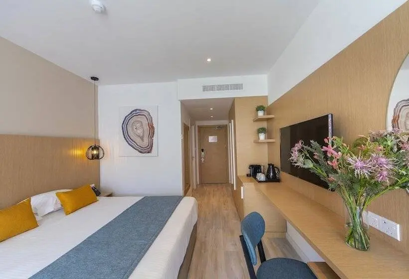スタンダードインサイドビュールーム, Leonardo Crystal Cove Hotel & Spa – Adults Only