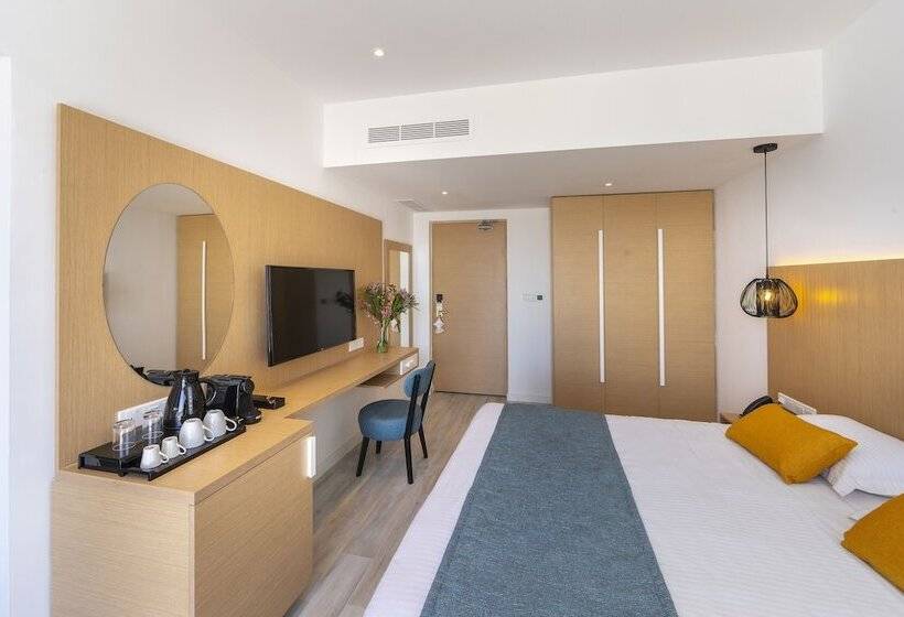 Номер Стандарт Боковой Вид на Море, Leonardo Crystal Cove Hotel & Spa – Adults Only