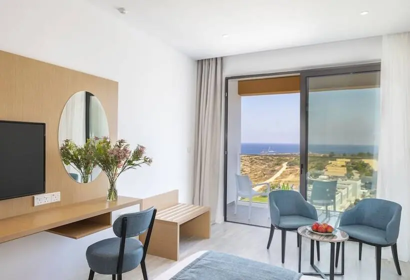 オーシャンビュースタンダードルーム, Leonardo Crystal Cove Hotel & Spa – Adults Only