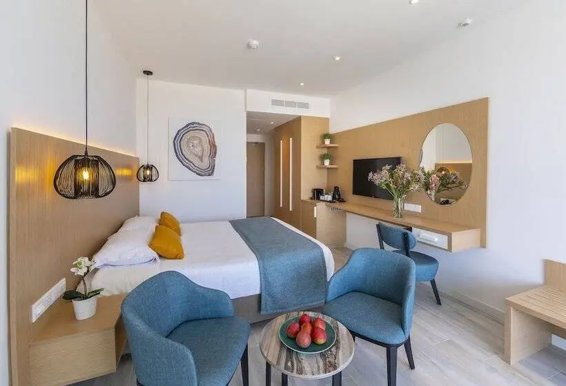 オーシャンビュースタンダードルーム, Leonardo Crystal Cove Hotel & Spa – Adults Only