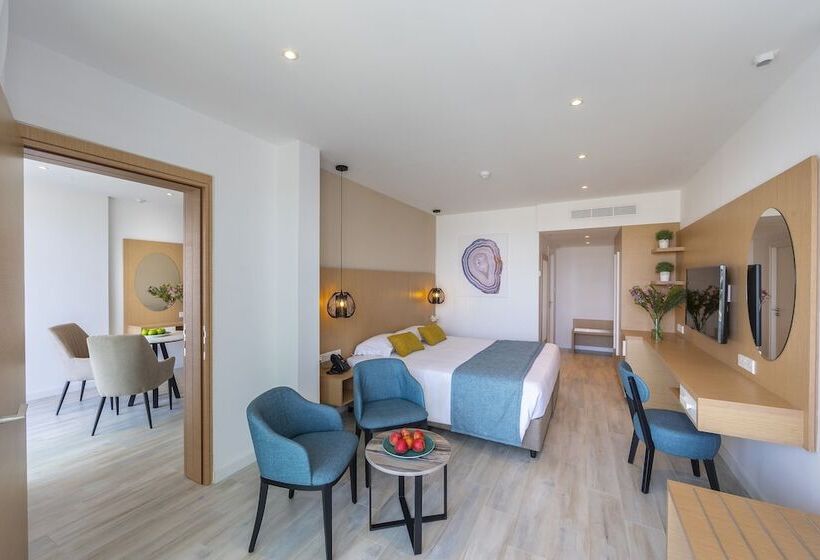 Люкс Executive Вид на Море, Leonardo Crystal Cove Hotel & Spa – Adults Only