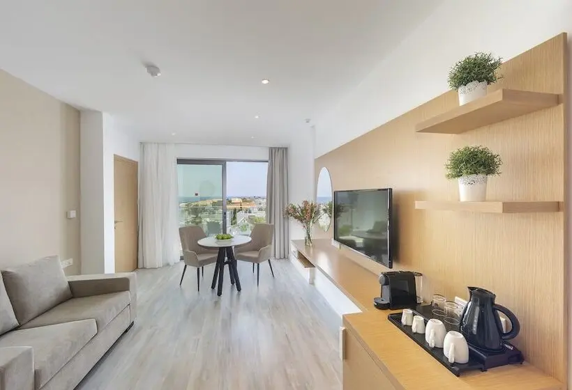 海の見えるエクゼクティブスイート, Leonardo Crystal Cove Hotel & Spa – Adults Only
