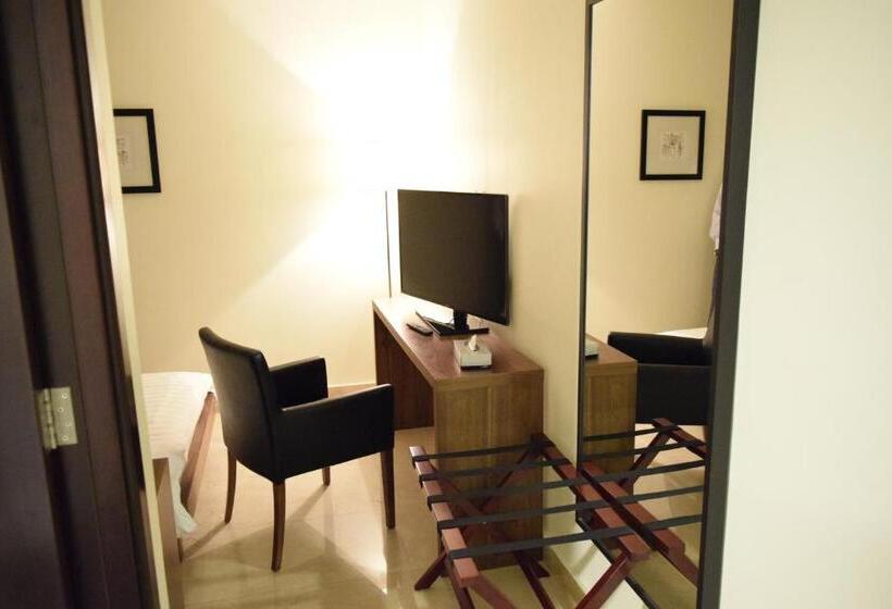 Quarto Estandar Individual, Ottoman Signature