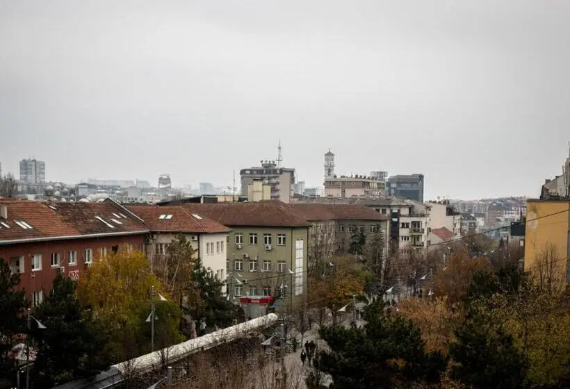 اتاق لوکس با بالکن, Prishtina Center Hostel