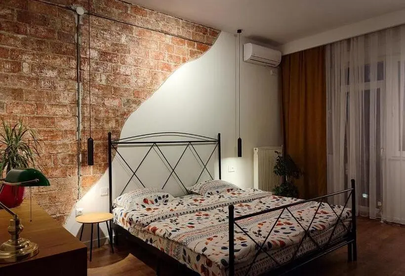 سوییت لوکس, Prishtina Center Hostel