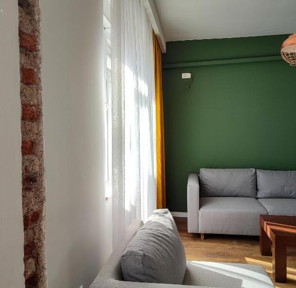 سوییت لوکس, Prishtina Center Hostel