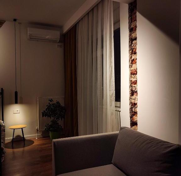 سوییت لوکس, Prishtina Center Hostel