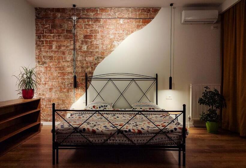 سوییت لوکس, Prishtina Center Hostel