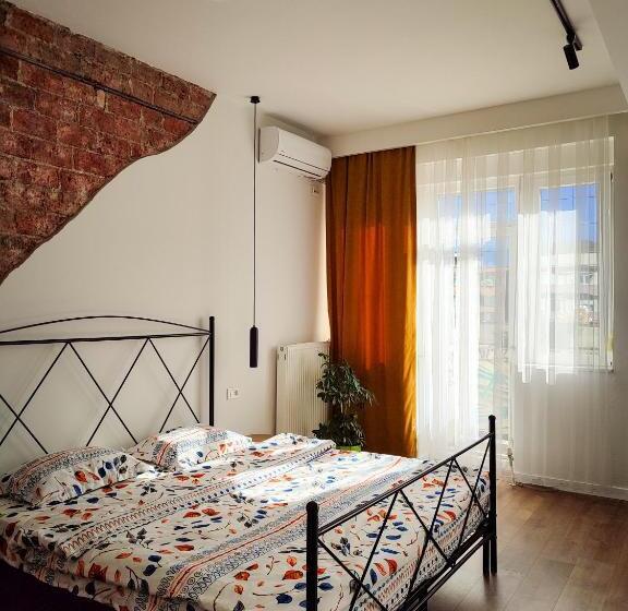 سوییت لوکس, Prishtina Center Hostel