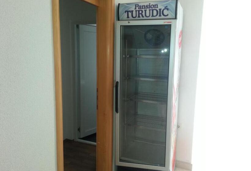 اتاق استاندارد سه تخته با بالکن, Pansion Turudić