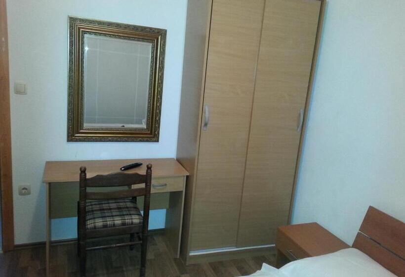 اتاق استاندارد سه تخته با بالکن, Pansion Turudić